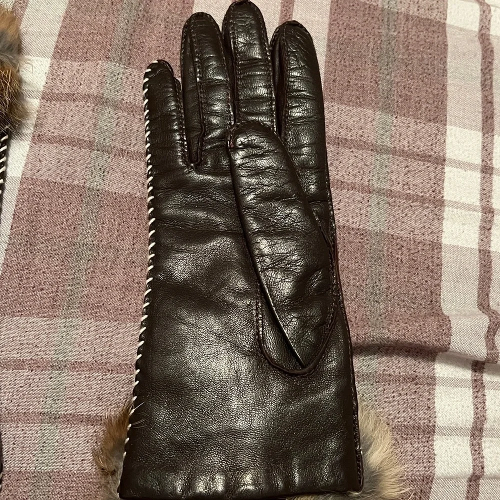Luxurious vintage chocolate brown Leather Gloves with a real fur,  size 7
